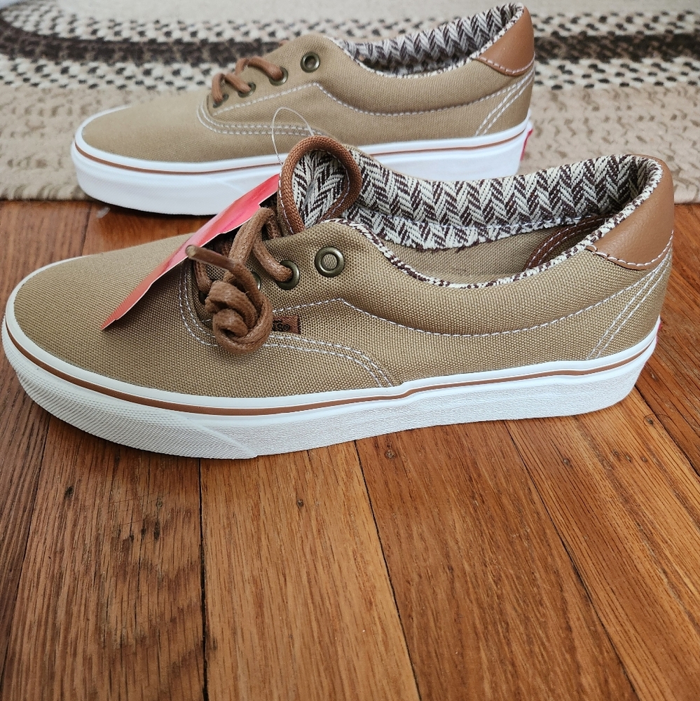 Vans Tan Canvas Atwood Deluxe Sneakers